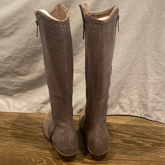 Donald J Pliner Suede Tall Boots Size 8 - Picture 3 of 6